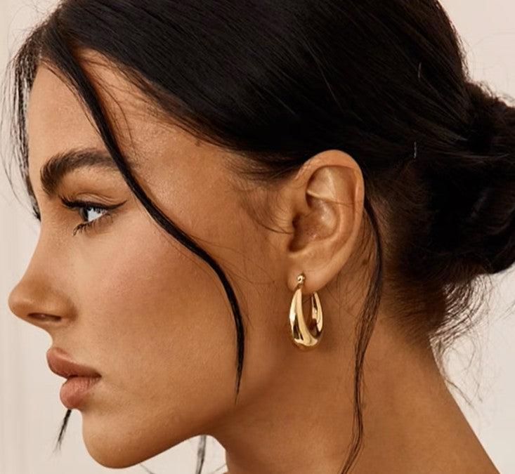 Hoops & Earrings she gleam