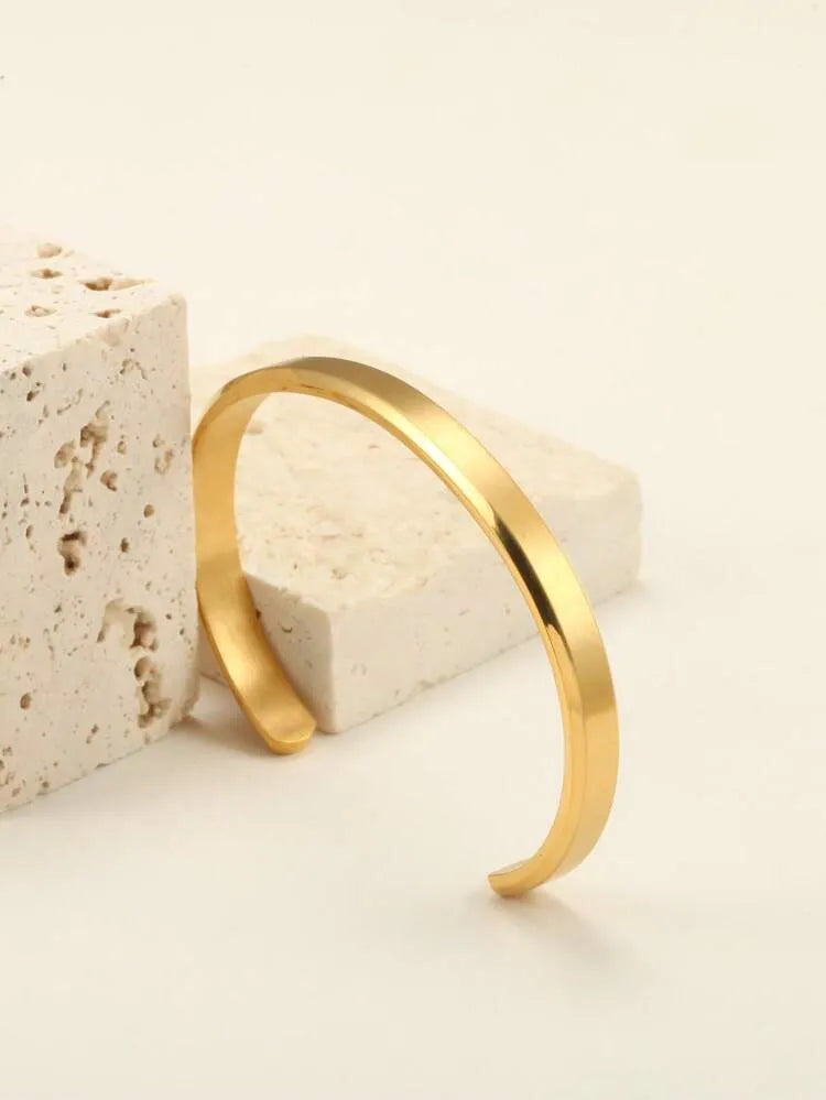 Épure Minimalist 18ct Gold Plated Cuff