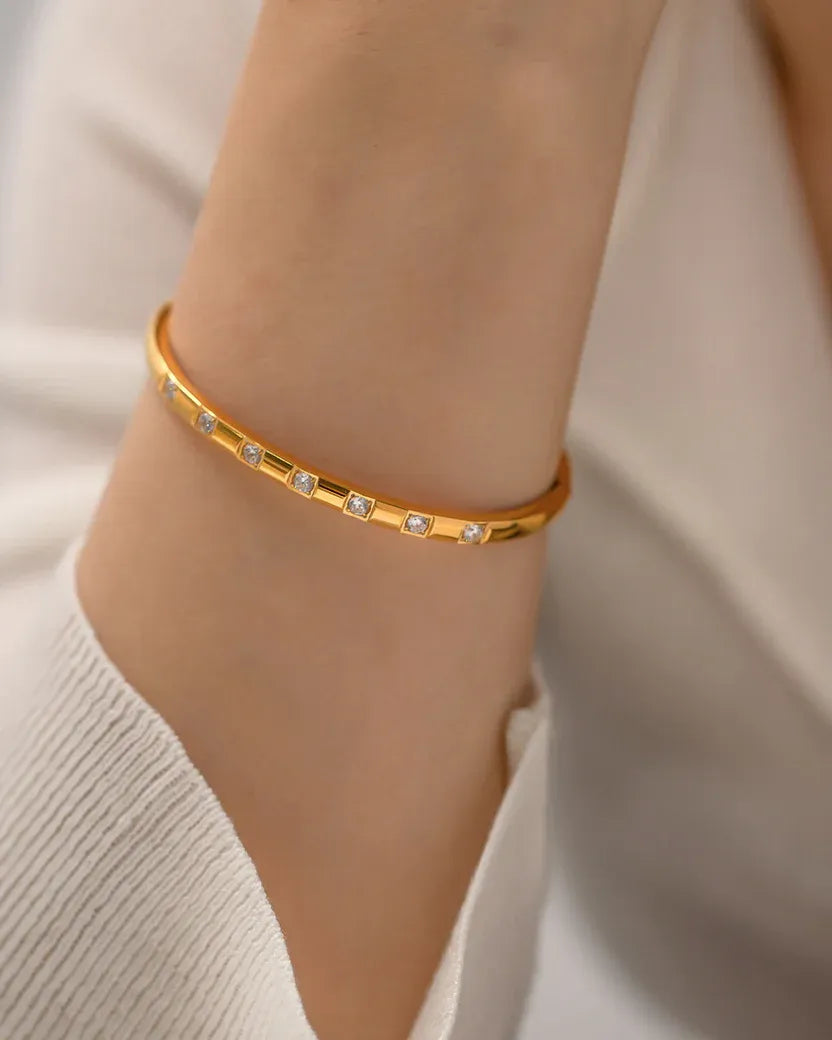 Éclipse Crystal Station 18ct Gold Plated Bangle