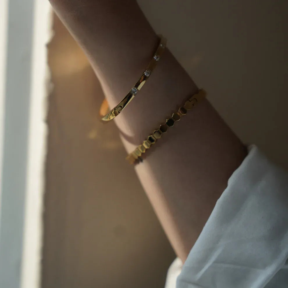 Éclipse Crystal Station 18ct Gold Plated Bangle