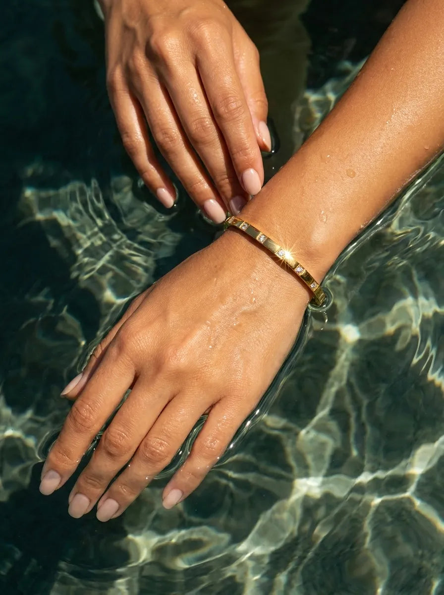 Éclipse Crystal Station 18ct Gold Plated Bangle