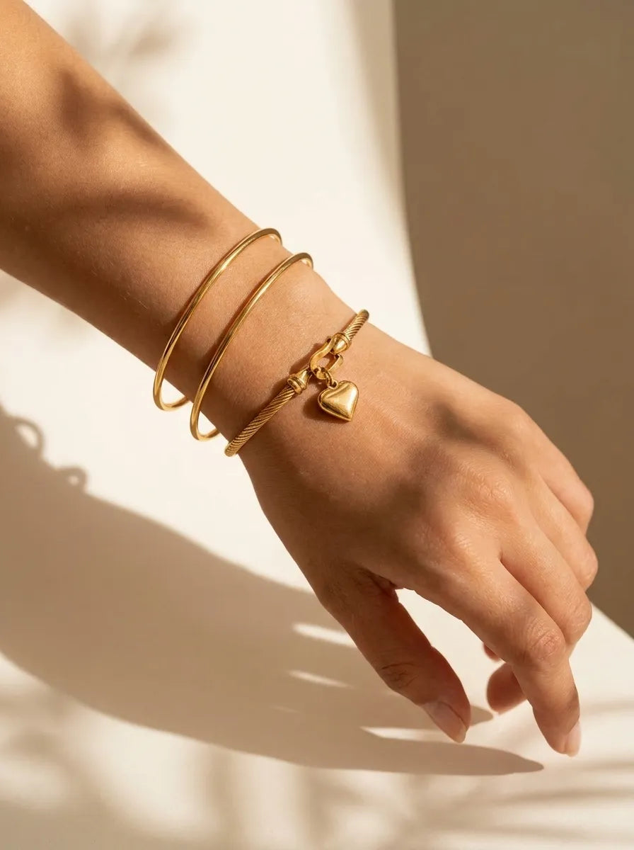 Amour Charm Heart 18ct Gold Plated Bangle